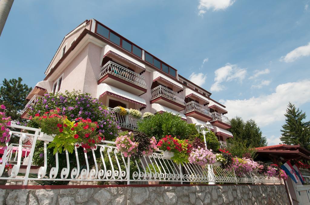 Bed & Breakfast Villa Klara Ичичи Экстерьер фото