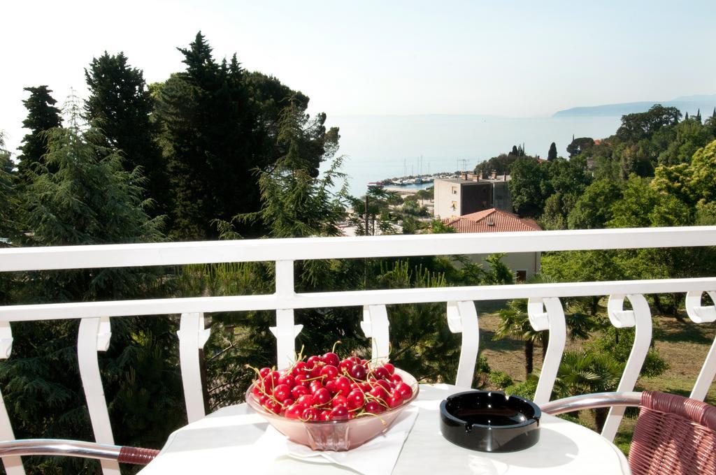 Bed & Breakfast Villa Klara Ичичи Номер фото