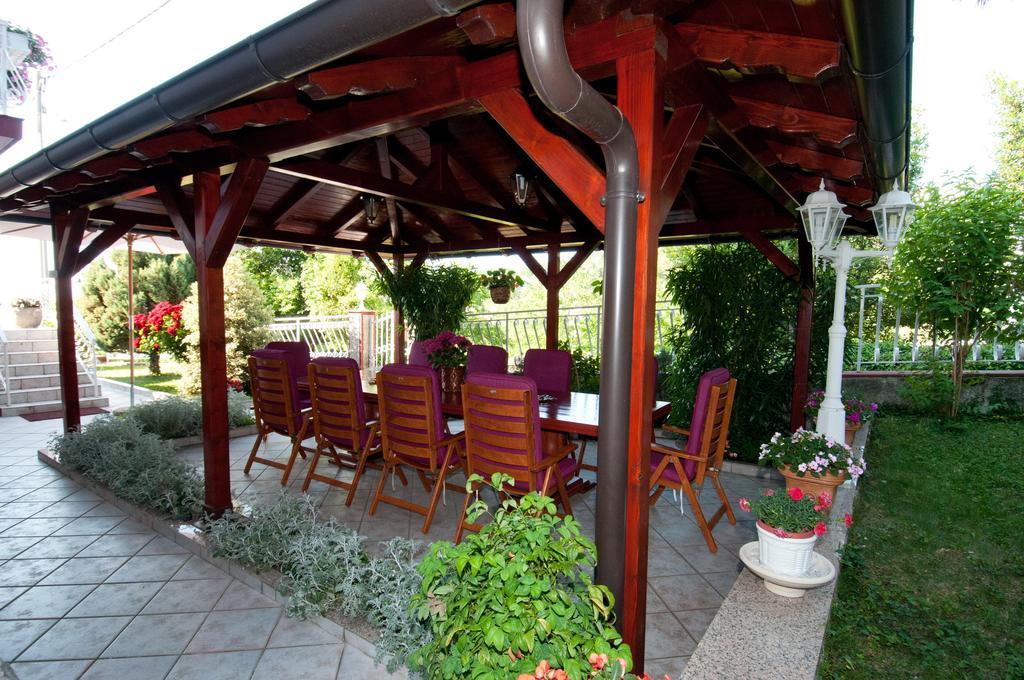 Bed & Breakfast Villa Klara Ичичи Экстерьер фото