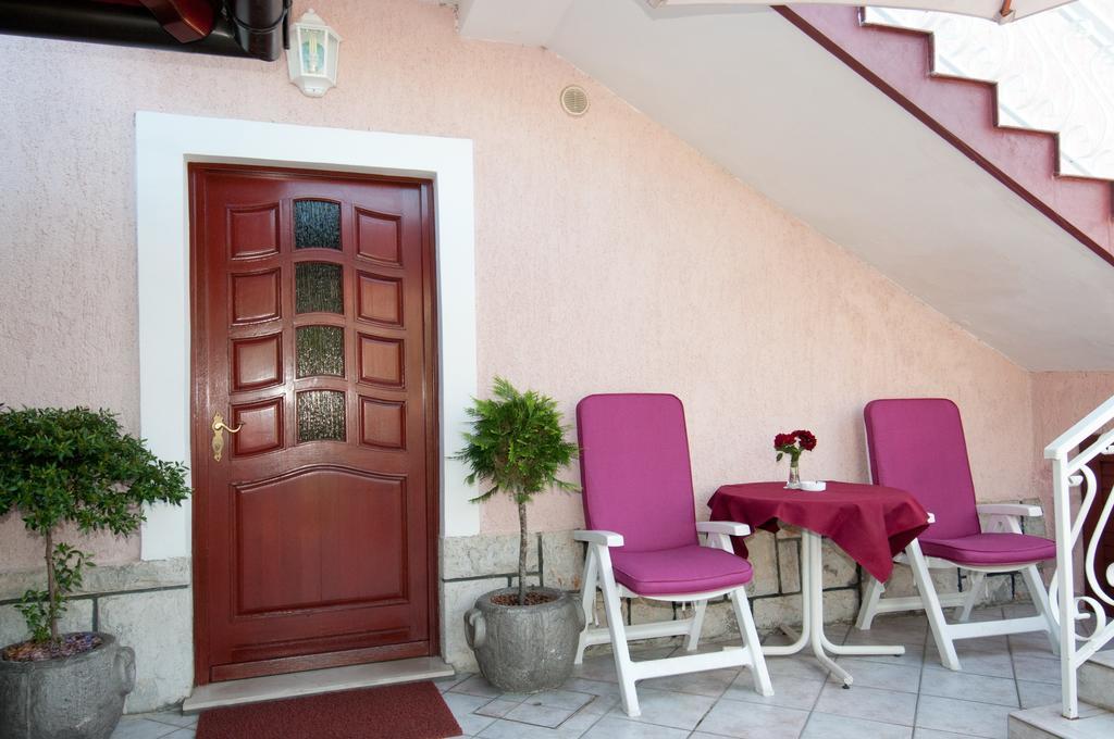 Bed & Breakfast Villa Klara Ичичи Номер фото