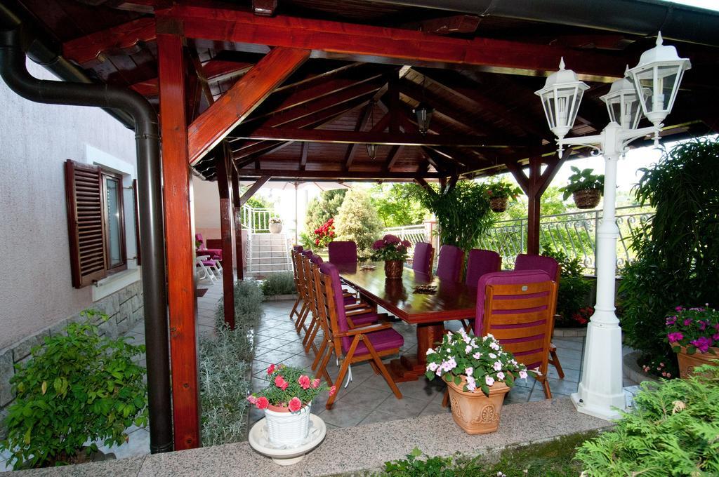Bed & Breakfast Villa Klara Ичичи Экстерьер фото