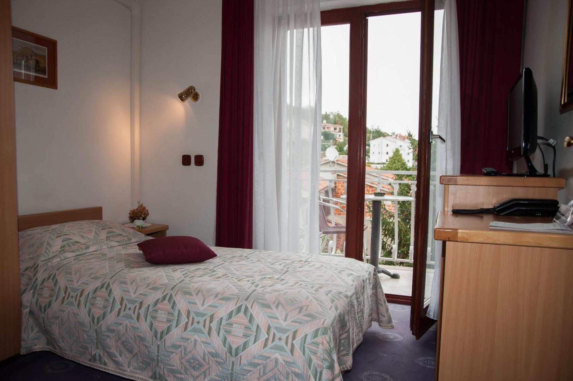 Bed & Breakfast Villa Klara Ичичи Номер фото